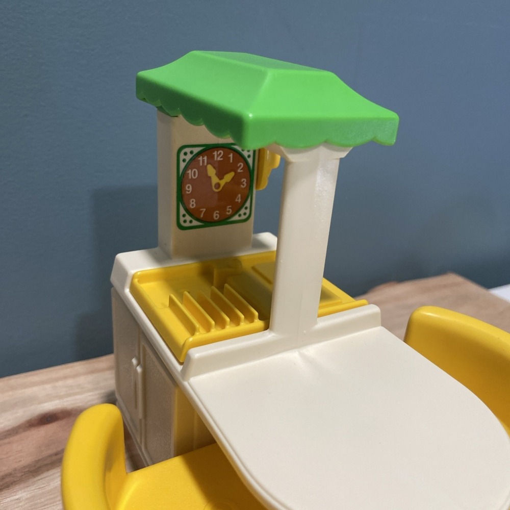 Little Tikes Dollhouse Kitchen Island Stove Oven with 2 Yellow Chairs - Picture 6 of 6